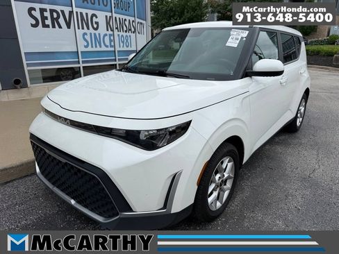 Used 2023 Kia Soul LX w/ Option Group 015 FWD image 7