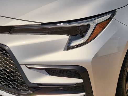 Used 2023 Toyota Corolla SE FWD image 6