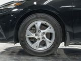 Used 2023 Hyundai Elantra SE image 3