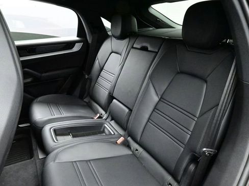 Certified 2025 Porsche Cayenne Coupe AWD/4WD image 14