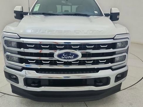 Used 2023 Ford F350 Lariat w/ Tow Technology Package image 9