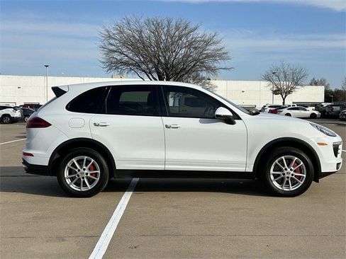 Used 2016 Porsche Cayenne image 3