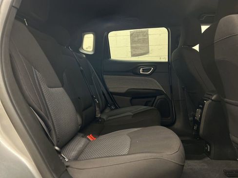 Used 2024 Jeep Compass Sport image 9