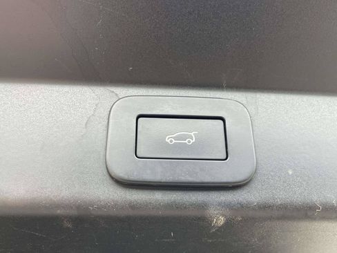 Used 2024 Land Rover Range Rover Sport SE AWD/4WD image 27