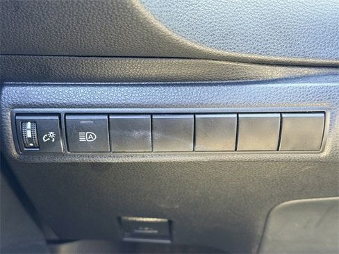 Certified 2025 Toyota Corolla LE image 21