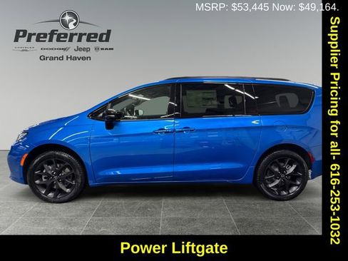 New 2026 Chrysler Pacifica Select image 9