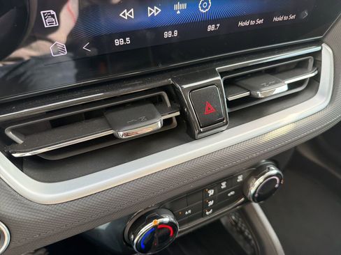 Used 2025 Chevrolet TrailBlazer LT image 42