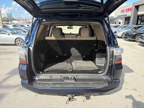 Used 2015 Toyota 4Runner SR5 Premium w/ Four Season Floor Mat Package image 21