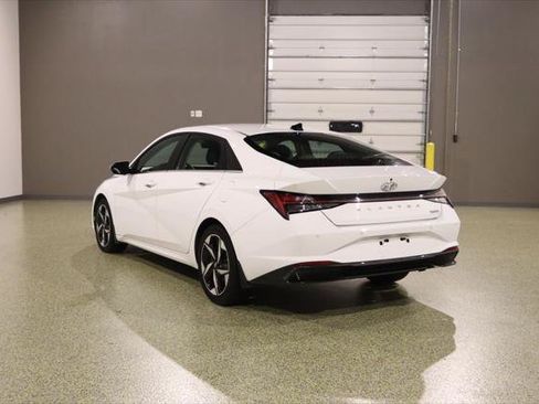 Used 2022 Hyundai Elantra Limited FWD image 7