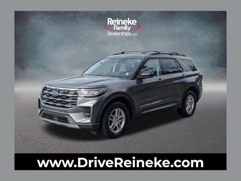 Used 2025 Ford Explorer Active AWD/4WD image 1