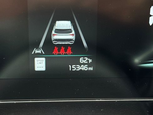 Used 2025 Kia Sportage LX FWD image 3