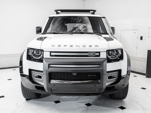 Used 2022 Land Rover Defender 110 X-Dynamic SE image 4