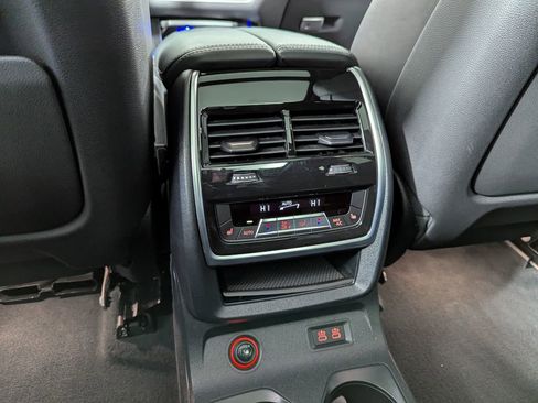 Used 2024 BMW X7 xDrive40i w/ Executive Package image 51