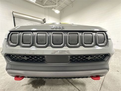 Used 2022 Jeep Compass Trailhawk w/ Trailhawk Convenience Group image 10