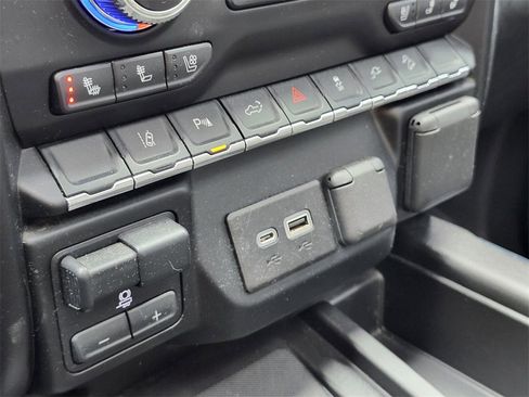 Used 2021 GMC Sierra 2500 AT4 w/ AT4 Premium Plus Package image 25