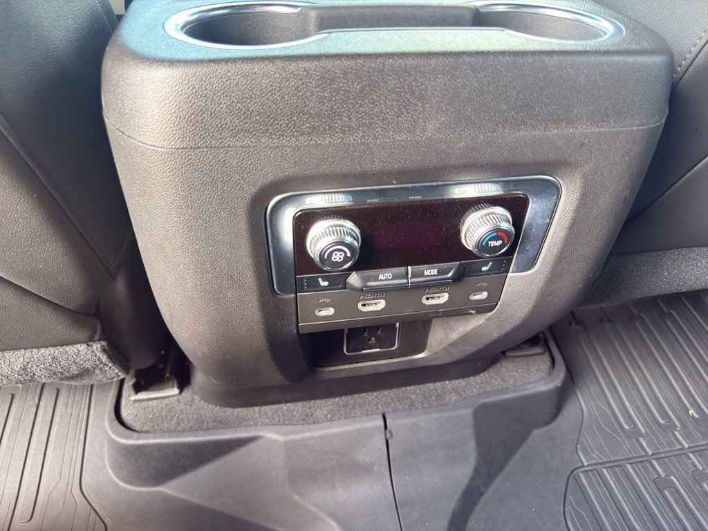 Used 2021 GMC Yukon AT4 w/ AT4 Premium Package AWD/4WD image 10