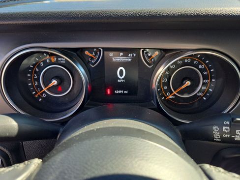 Used 2022 Jeep Wrangler Unlimited Sport image 18