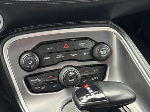 Used 2022 Dodge Challenger GT w/ Plus Package image 17