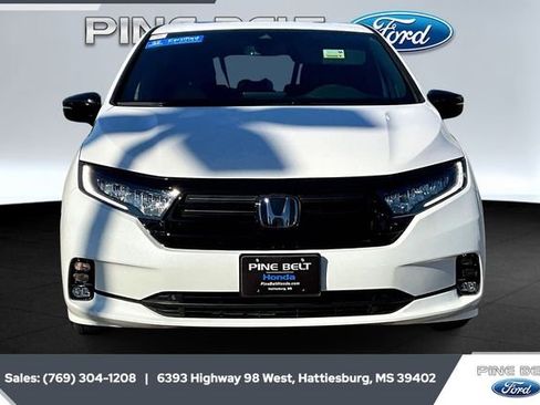 Used 2024 Honda Odyssey Sport image 3