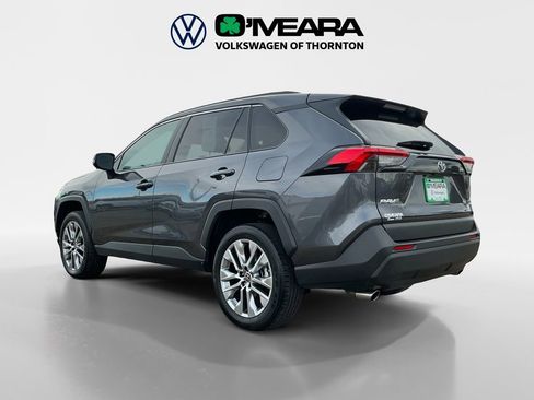 Used 2022 Toyota RAV4 XLE Premium image 3
