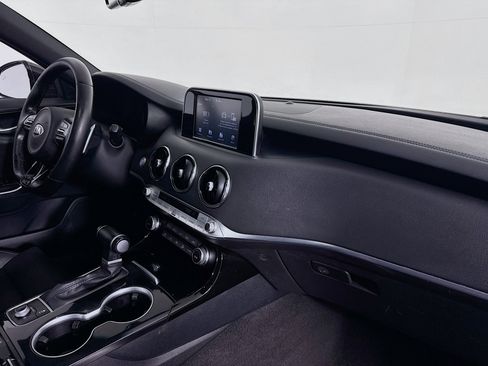 Used 2020 Kia Stinger GT-Line RWD image 29