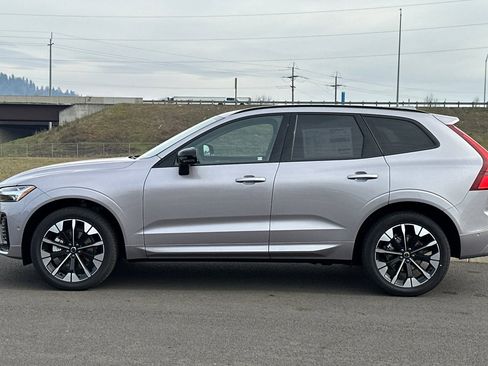 New 2026 Volvo XC60 B5 Plus w/ Climate Package image 6