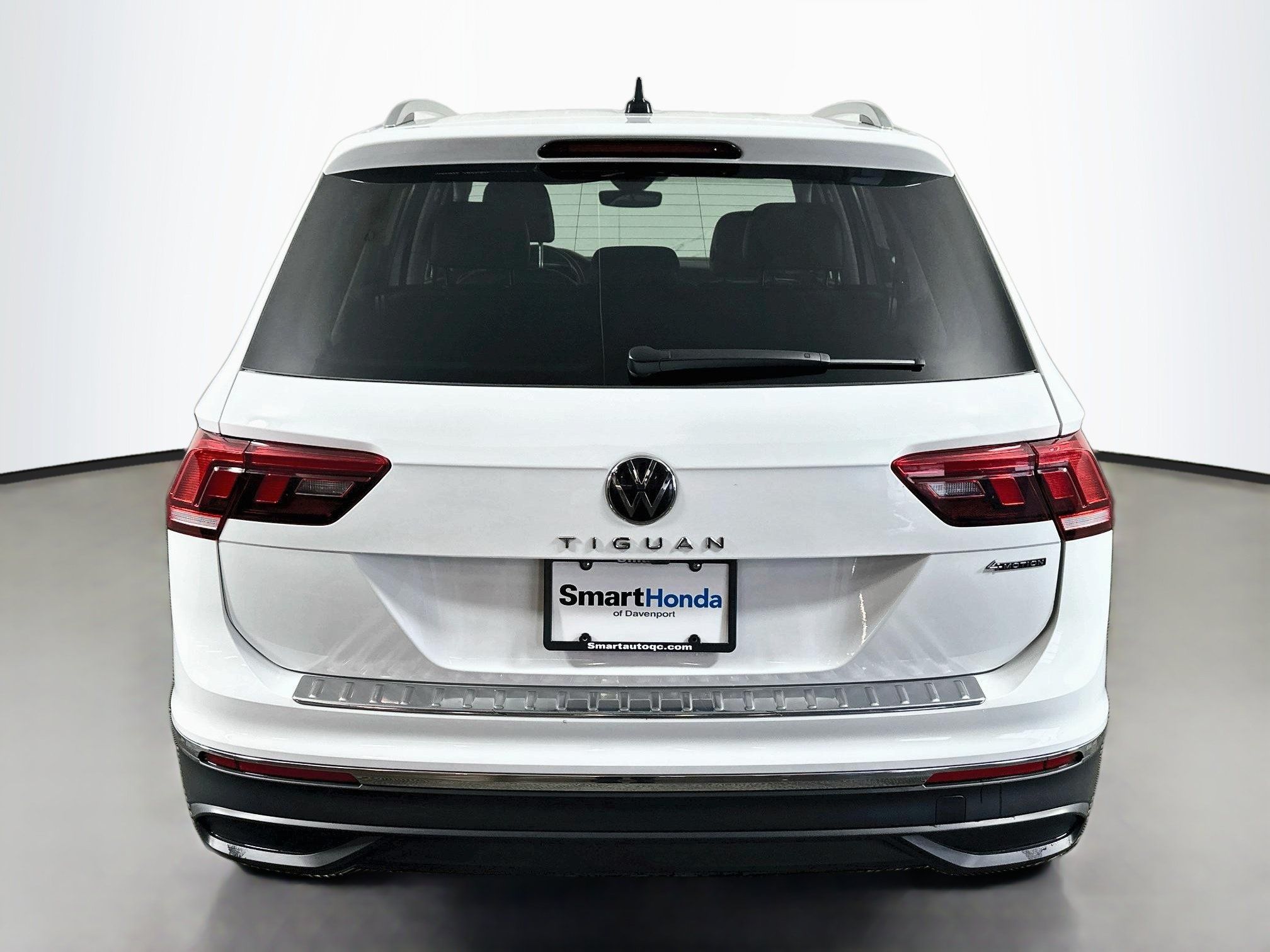 Used 2024 Volkswagen Tiguan Wolfsburg Edition AWD/4WD image 6