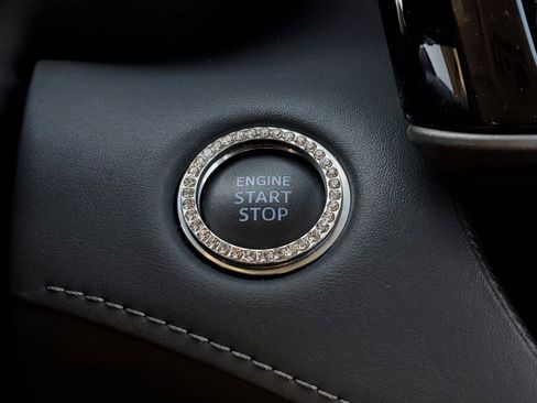 Used 2020 Toyota Highlander XLE image 31