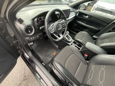 Used 2022 Kia Forte GT-Line w/ GT-Line Premium Package image 11