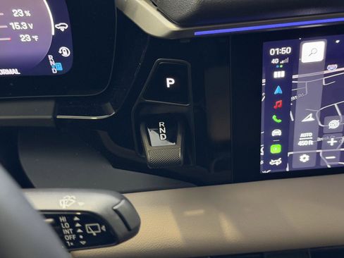 Certified 2025 Porsche Macan Electric image 19