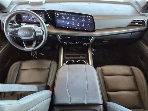 Used 2025 Chevrolet Tahoe Z71 AWD/4WD image 13
