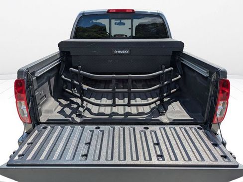 Used 2021 Nissan Frontier SV w/ Midnight Edition Floor Mats RWD image 13