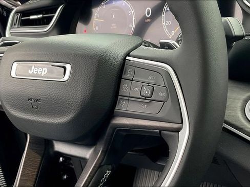 New 2025 Jeep Grand Cherokee L Limited w/ Black Appearance Package image 19