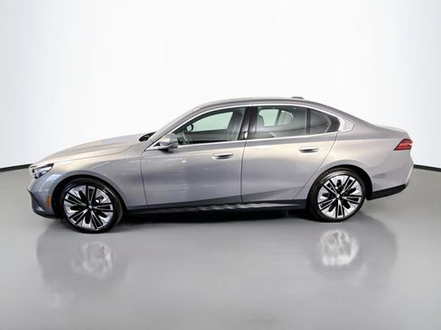 Used 2026 BMW 530i RWD image 6