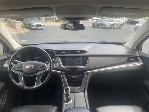 Used 2018 Cadillac XT5 Premium Luxury FWD image 30