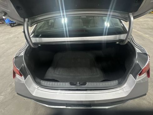 Used 2025 Hyundai Elantra SE FWD image 26