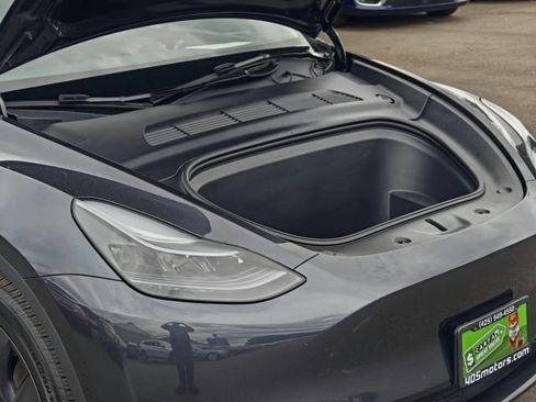 Used 2025 Tesla Model Y Long Range AWD/4WD image 61