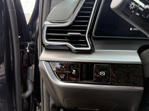 New 2025 Kia Sportage SX image 36