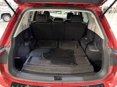 Certified 2023 Volkswagen Tiguan SE w/ Panoramic Sunroof Package FWD image 12