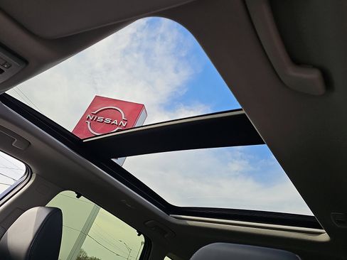 New 2026 Nissan Rogue Platinum w/ Platinum Premium Package image 10