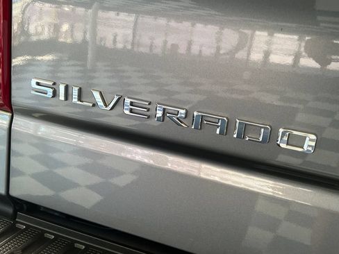 Used 2021 Chevrolet Silverado 1500 LT AWD/4WD image 12