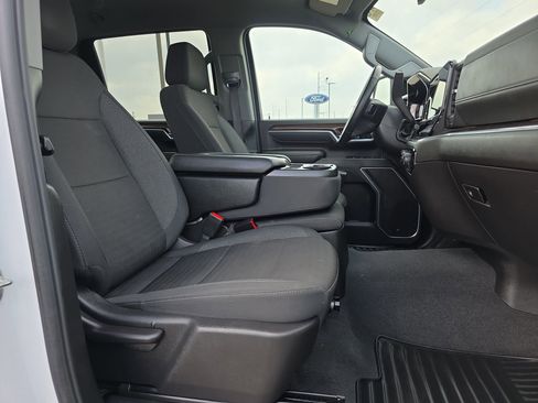 Used 2025 Chevrolet Silverado 2500 LT w/ Safety Package AWD/4WD image 17
