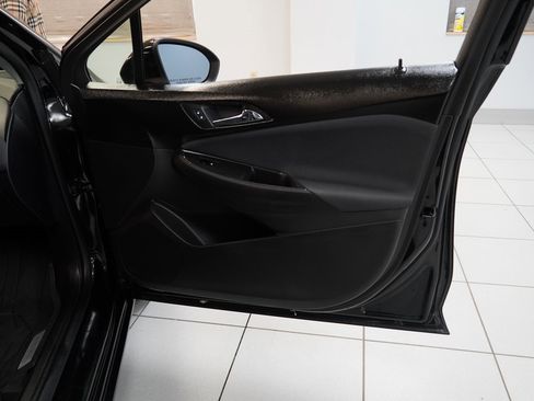 Used 2019 Chevrolet Cruze LT image 28