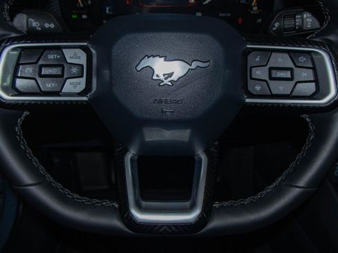 Used 2025 Ford Mustang Coupe RWD image 10