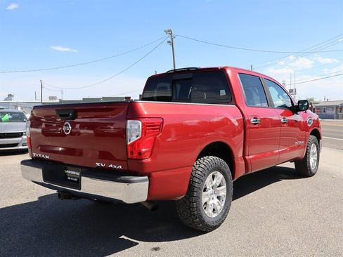 Used 2017 Nissan Titan SV AWD/4WD image 3
