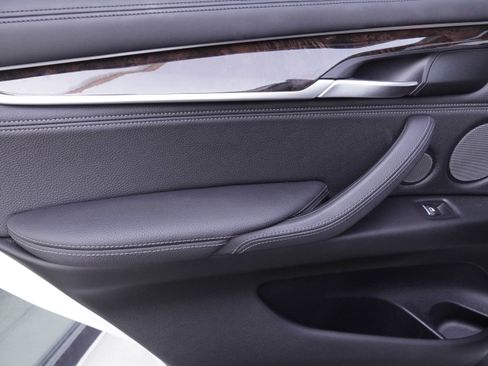 Used 2018 BMW X5 xDrive50i w/ Executive Package AWD/4WD image 32