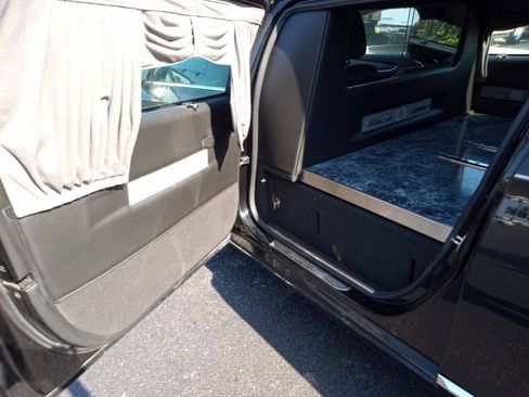 Used 2015 Cadillac XTS Hearse image 27