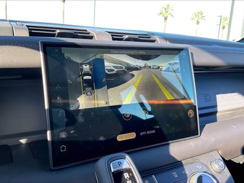 Used 2025 Land Rover Defender 110 S image 23