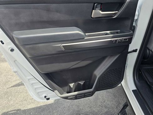 Used 2025 Toyota Tacoma TRD Off-Road image 18