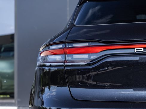 Certified 2026 Porsche Macan S AWD/4WD image 14